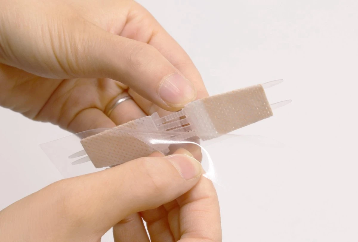 QuickStitch Hechtpleister – Naaldloze Hechting – Pleister Voor Diepe Wonden - Pleisters – Zelf Hechtpleister – Snelle Manier Om Wonden Af Te Sluiten – 3 Stuks 3 QuickStitch Hechtpleister – Naaldloze Hechting – Pleister Voor Diepe Wonden - Pleisters – Zelf Hechtpleister – Snelle Manier Om Wonden Af Te Sluiten – 3 Stuks - Afbeelding 3