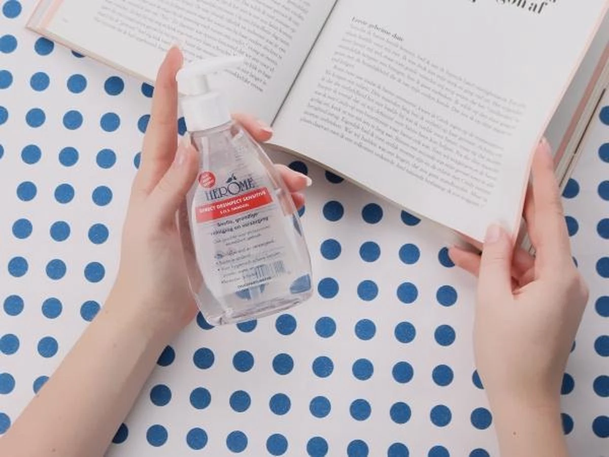 Herome Direct Desinfect Handgel Sensitive (Parfumvrij) - Desinfecterende Handgel Met 80% Alcohol - Beschermt Tegen Bacteriën En Droogt De Handen Niet Uit - 200ml. 8 Herome Direct Desinfect Handgel Sensitive (Parfumvrij) - Desinfecterende Handgel Met 80% Alcohol - Beschermt Tegen Bacteriën En Droogt De Handen Niet Uit - 200ml. - Afbeelding 8